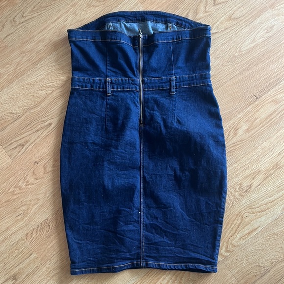 Strapless dress - Picture 2 of 3